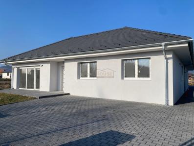 Eladó új építésű egyszintes családi ház nyári költözéssel (108981-thumb)